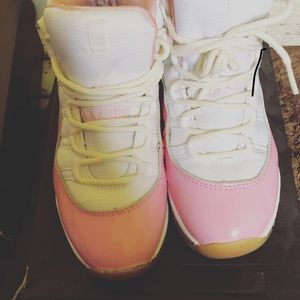 Jordan XI 11 Pink
